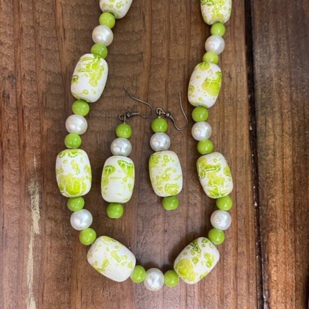 Vintage 1960s Lime Green and White with Faux Pearl Necklace Earrings Set A1